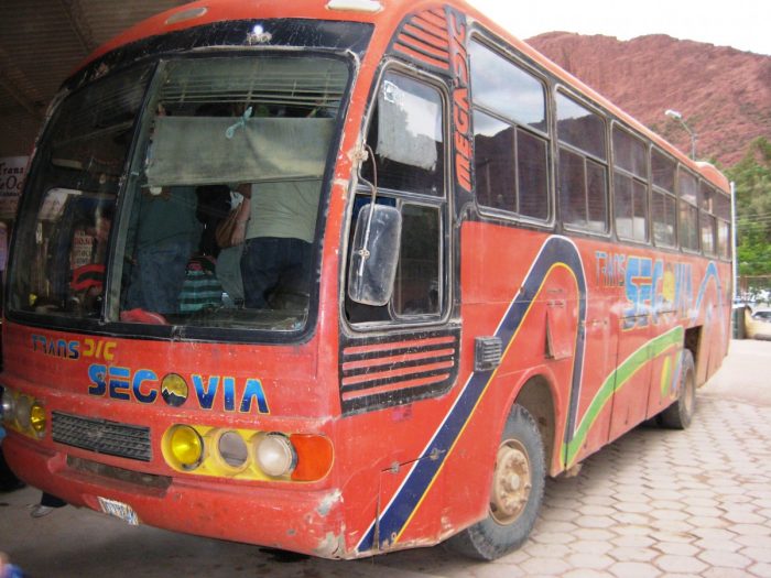 rode bus naar Bolivia