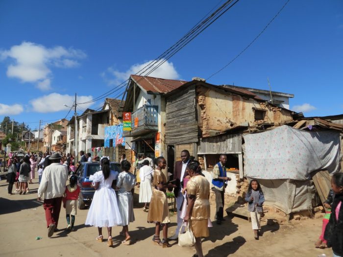 Vandaag is iedereen op zijn zondags gekleed in Madagaskar