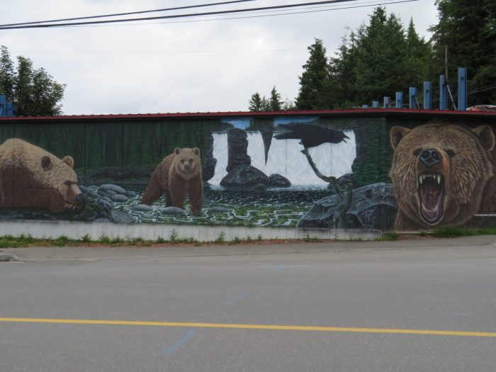 Beren spotten Canada: muurschildering in Prince Rupert