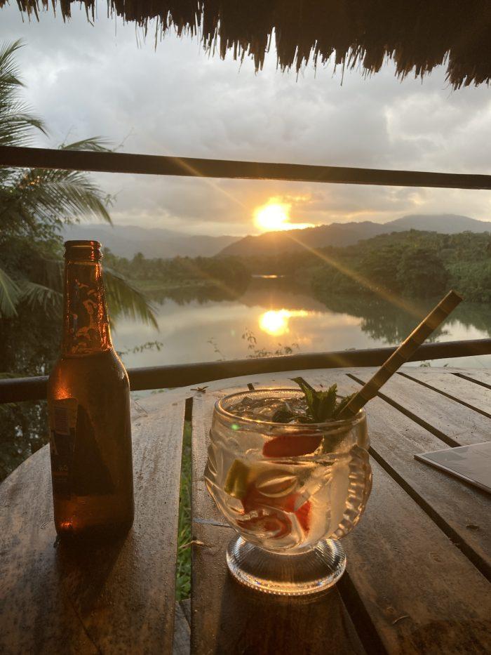 zonsondergang reizen door Colombia