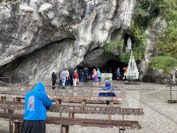de beroemde grot Lourdes