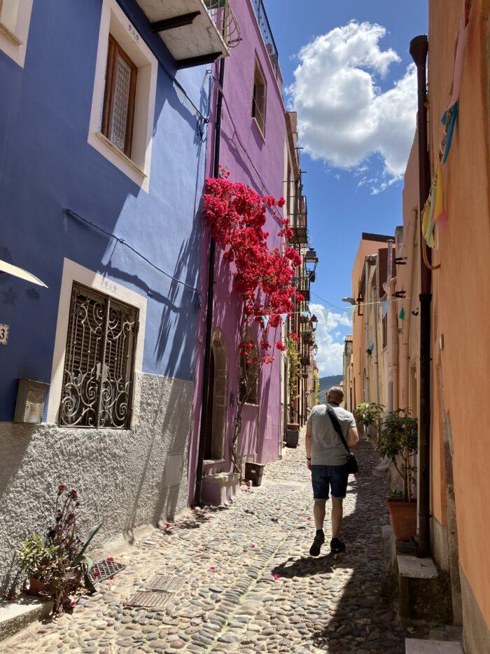 straatje bosa voorjaar Sardinie