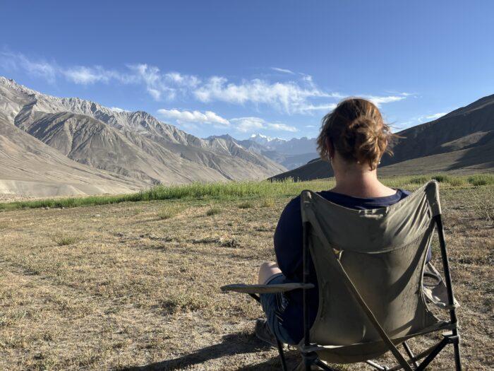 kamperen met zicht op het Hindu Kush gebergte