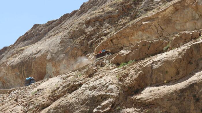 vrachtwagens pamir highway